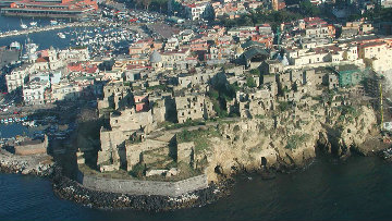 Rione Terra, revocate le procedure di licenziamento